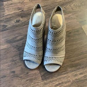 LC Lauren Conrad peep toe heels